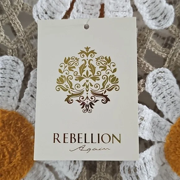 Rebellion Floral Crochet Blouse in Brown and White with Daisys. - Picture 2 of 5